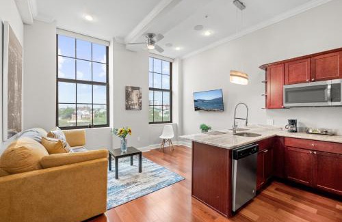 Olde Kensington Apartment | Lavish 1br Rooftop Pool & Gym