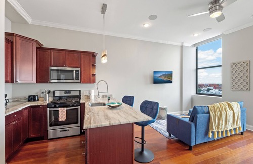 Poplar Apartment | Lavish 1BR w/Pool & Gym Access