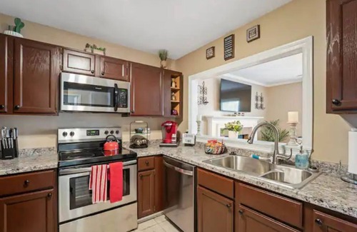 Smyrna House | Lavish 2 bedroom townhouse with free parking