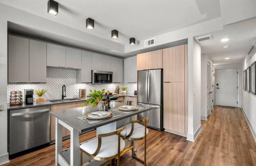 North Buckhead Apartment | Lavish 2BD/2BA Luxury Retreat w/ Premium Amenities
