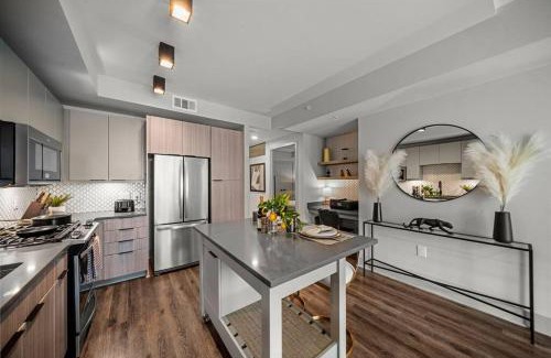 North Buckhead Apartment | Lavish 2BD/2BA Luxury Retreat w/ Premium Amenities