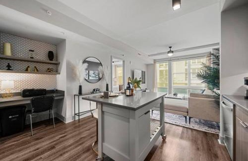 North Buckhead Apartment | Lavish 2BD/2BA Luxury Retreat w/ Premium Amenities