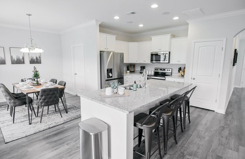 Lexington House | Lavish 4BR/3BA Home with Pool, Grill, Video Games, King Bed