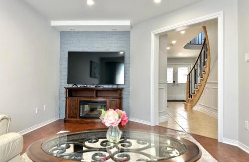 Alcona House | Lavish 4BR House Near Simcoe Lake & FH Resort