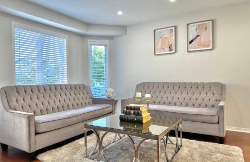 Alcona House | Lavish 4BR House Near Simcoe Lake & FH Resort