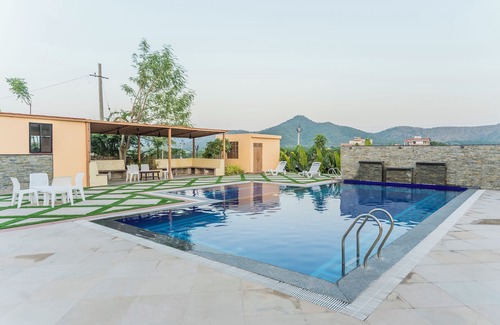 Udaipur District Villa | Lavish 5BHK Villa with Grand Garden, Private Pool & Elite Amenities