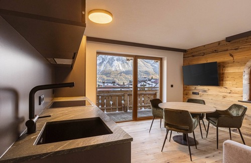 Lermoos Apartment | Lavish apartment with sauna
