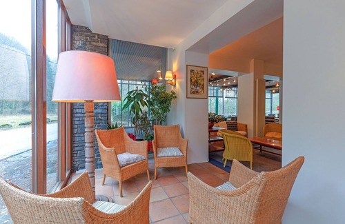 Fauvillers House | Lavish Holiday Home in Fauvillers with Garden