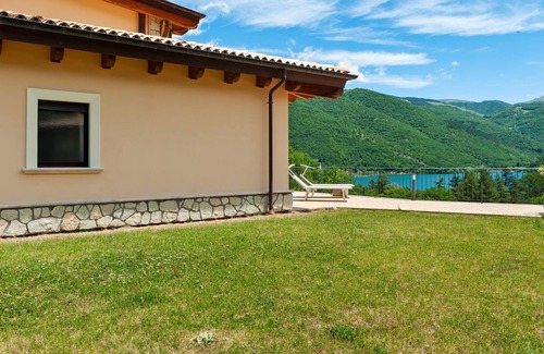 Scanno House | Lavish Holiday Home in Scanno near Lago di Scanno