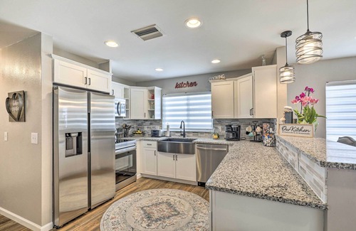 Holiday Lakes West House | Lavish Holiday Home w/Lanai & Heated Outdoor Pool