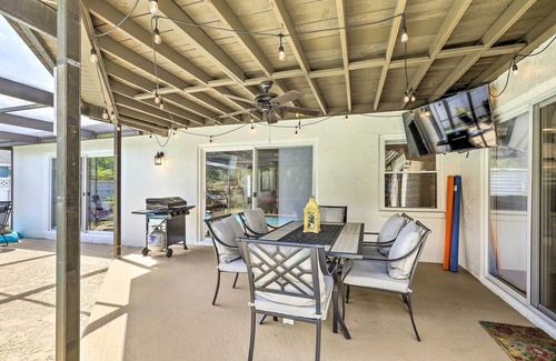 Holiday Lakes West House | Lavish Holiday Home w/Lanai & Heated Outdoor Pool