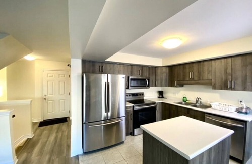 Thorold House | Lavish house near Niagara Falls