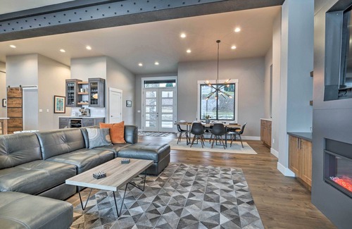 Manson House | Lavish Lake Chelan Escape: Pool & Panoramic Views