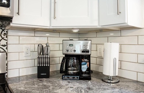 Smyrna Apartment | Lavish Living - 8 mins from Braves Stadium w/King