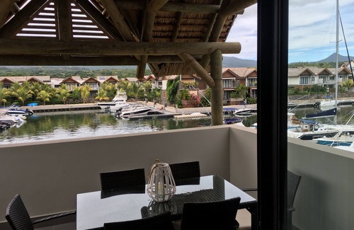 Black River Apartment | Lavish Marina Apartment