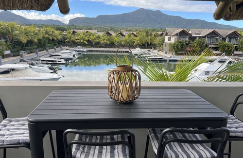 Black River Apartment | Lavish Marina Apartment