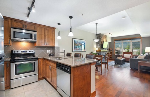 Canmore Condo | Lavish Mountain View Condo - Amazing Views & Resort Perks!
