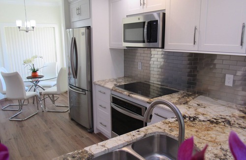 South Bradenton Condo | Lavish Waterfront Condo! Heated Pools~Lanai~WiFi. By IMG~Beaches~AMI~Restaurants