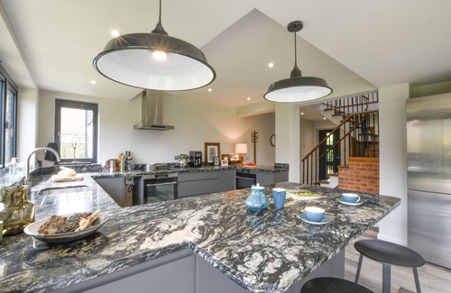 Walberswick Cottage | LAVVANDE, WALBERSWICK, pet friendly, with open fire in Walberswick
