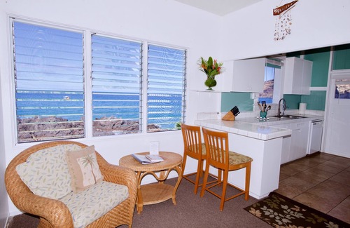Honaunau-Napoopoo House | Lawai'a Sea Lodge Upstairs - Ocean Front - Hosted - KAYAKS INCLUDED