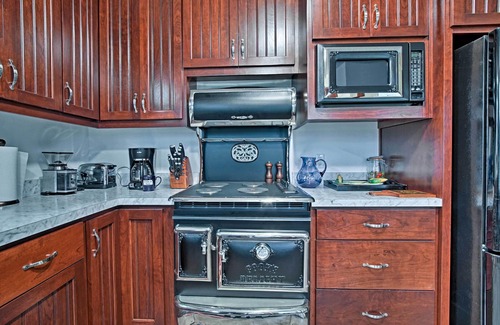 Lecompton House | Lawrence Area Vacation Rental 15 Mi to Topeka!