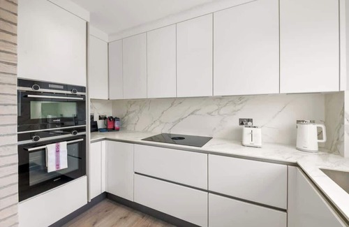 South Acton Apartment | Lawrence Court, Acton