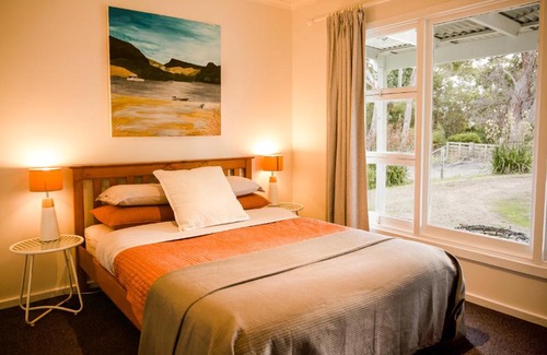 Great Bay House | Lawrence creek cottage Bruny Island