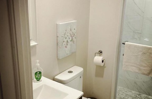 Lawrence Park House | Lawrence Park Guesthouse