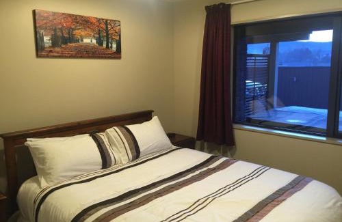 Lawrence House | Lawrence Townhouse Accommodation 18A