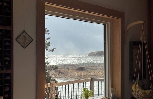 Three Fathom Harbour Ski Chalet | Lawrencetown Beach House with Hot Tub & Sauna