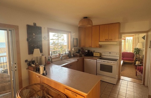 Three Fathom Harbour Ski Chalet | Lawrencetown Beach House with Hot Tub & Sauna