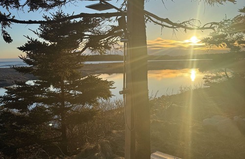 Three Fathom Harbour Ski Chalet | Lawrencetown Beach House with Hot Tub & Sauna