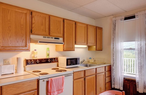 Millerton Apartment | Lawrenceville Apartment w/Deck Near Gaming Lands!
