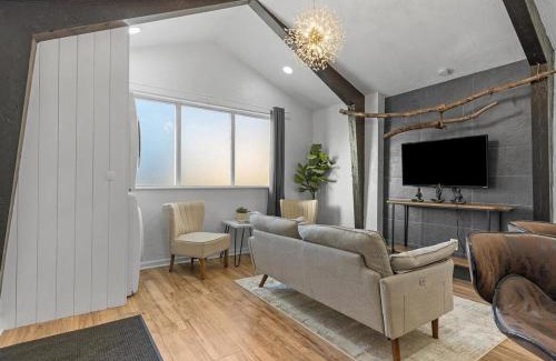 Lawrenceville Apartment | Lawrenceville Central !1 Modern and Cozy One Bedroom Apartment with Free Street Parking