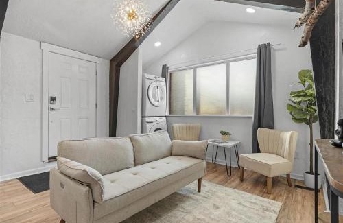 Lawrenceville Apartment | Lawrenceville Central !1 Modern and Cozy One Bedroom Apartment with Free Street Parking