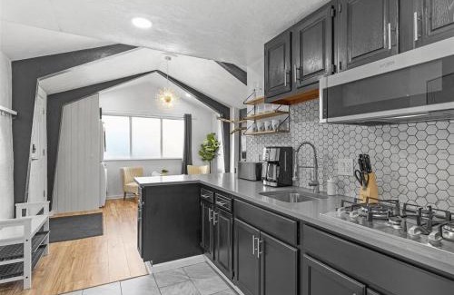 Lawrenceville Apartment | Lawrenceville Central !1 Modern and Cozy One Bedroom Apartment with Free Street Parking