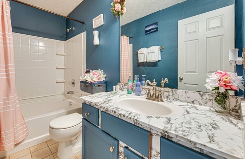 Lawrenceville House | Lawrenceville Home w/ Deck - Near Mall of Georgia!