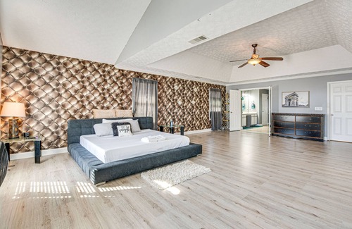Lawrenceville House | Lawrenceville Home w/ Deck - Near Mall of Georgia!