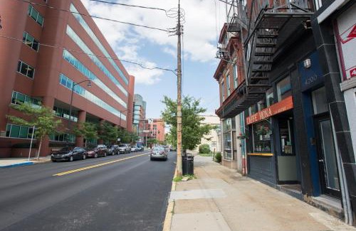 Pittsburgh Apartment | Lawrenceville Suites