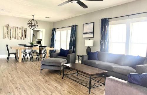Lawton House | Lawton Comfortable 2-Bedroom Home near Fort Sill with free WiFi & Sleeps 4