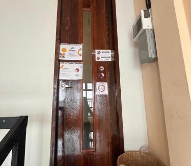 Nai Mueang Hostel | Lay Low AC Hostel Nr Airport Ubon ที่พัก เลโล