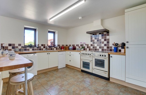 Attleborough House | Lays Barn - Three Bedroom House, Sleeps 6