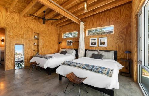 Llano House | Lazo House - Riverfront with Overlooking Llano River