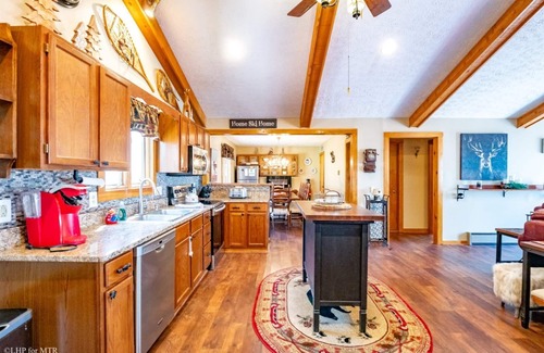 Old Timberline Ski Chalet | Lazy Bear - 637 Fern Lane Lazy Bear - 637 Fern Lane
