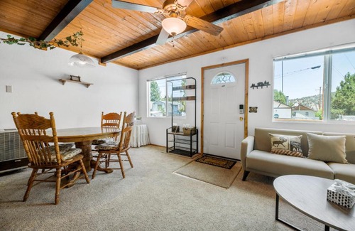 Woodlands House | Lazy Bear Cabin -Beautiful mountaineer style cabin with wood ceilings and beamed accents