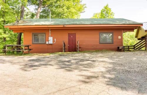 Bryson City House | Lazy Bear Cabin near Nantahala Outdoor Center and Bryson City