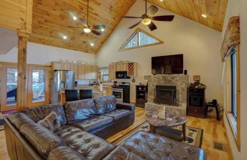 Bryson City House | Lazy Bear located in Long Creek Preserve