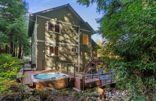 Guerneville House | Lazy Bear Lodge Hot Tub Dog Friendly BBQ Grill Forest Views
