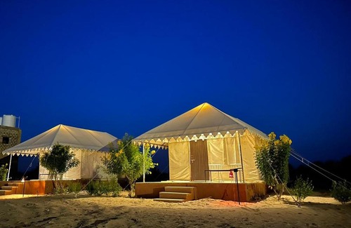 Khuri Hotel | Lazy Camel Desrert Camp