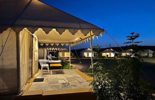Khuri Hotel | Lazy Camel Desrert Camp
